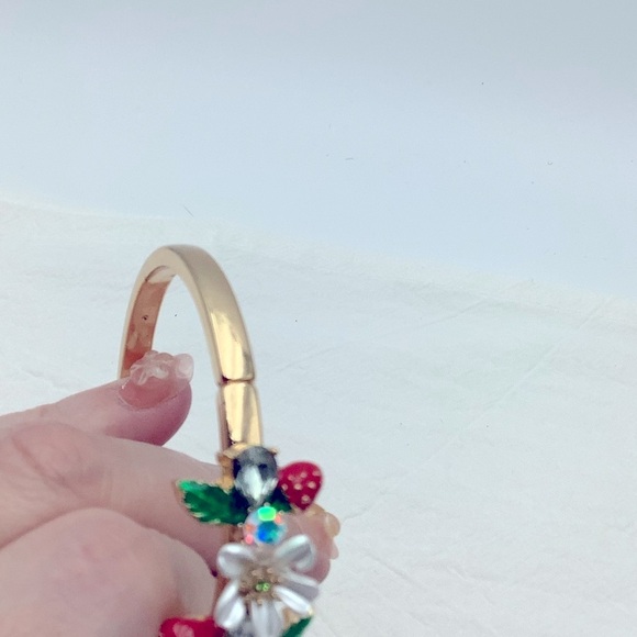 Strawberry Fairycore Bracelet Clamper and earrings - Picture 3 of 5